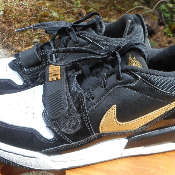 Nike Air Jordan Shoes - Unisex NIKE AIR JORDAN Black & White w/Strap & Lace ups! US Women 8, Men 7